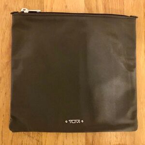 Tumi Nylon Zipper Travel Pouch Cosmetic Make Up Bag Mink Silver Brown